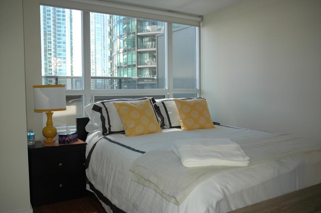 Livingsuites Toronto - 20 Blue Jays Way Exterior foto